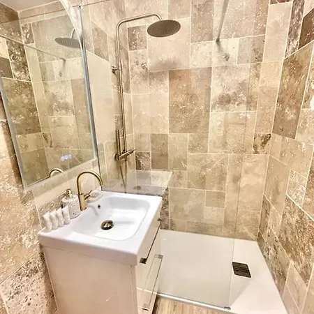 公寓 Chez Joan, De Standing, 4 Prs, A 300m Des Plages 昂蒂布