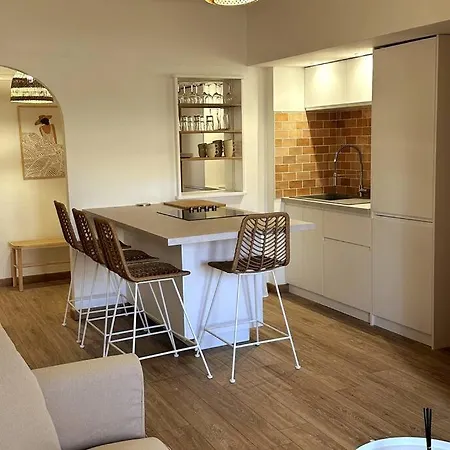 Chez Joan, De Standing, 4 Prs, A 300m Des Plages *