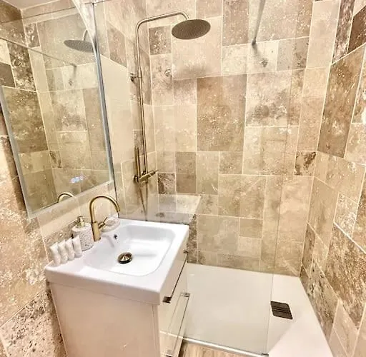 Апартаменти Chez Joan, De Standing, 4 Prs, A 300m Des Plages Антіб