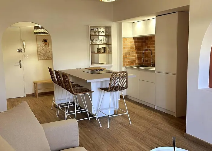 Chez Joan, De Standing, 4 Prs, A 300m Des Plages *